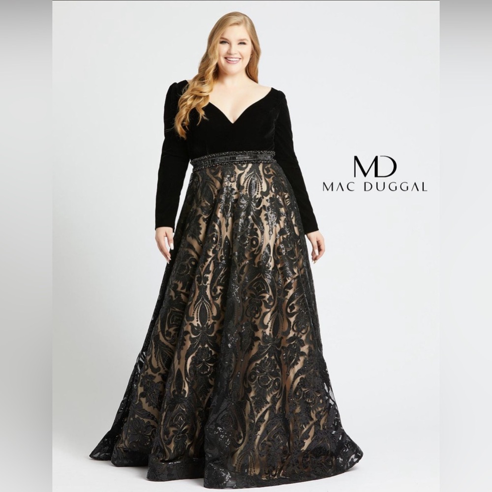 Mac Duggal 67614F Size 28W, NEW!